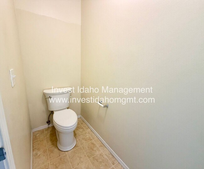 Building Photo - 17383 N Chouteau Ave