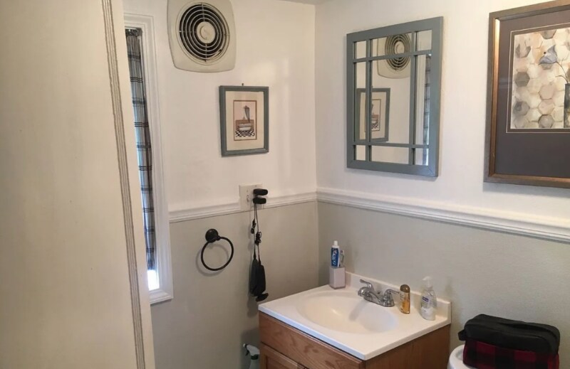 Building Photo - 1901 E Main St