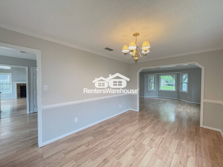 Building Photo - 1632 Castlefield Rd