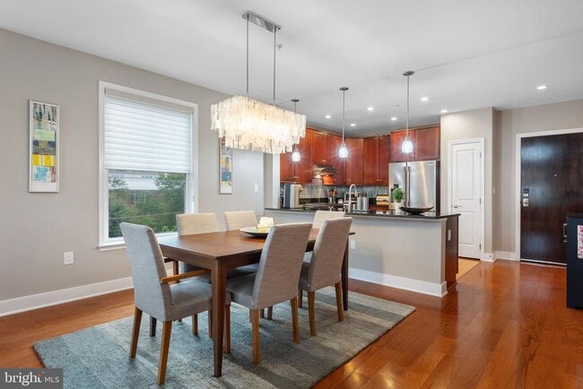 Building Photo - 1418 N Rhodes St