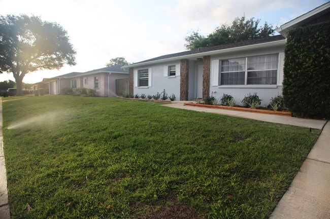 Building Photo - 1503 Spring Dr