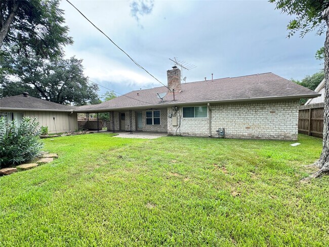 Building Photo - 13935 St Marys Ln