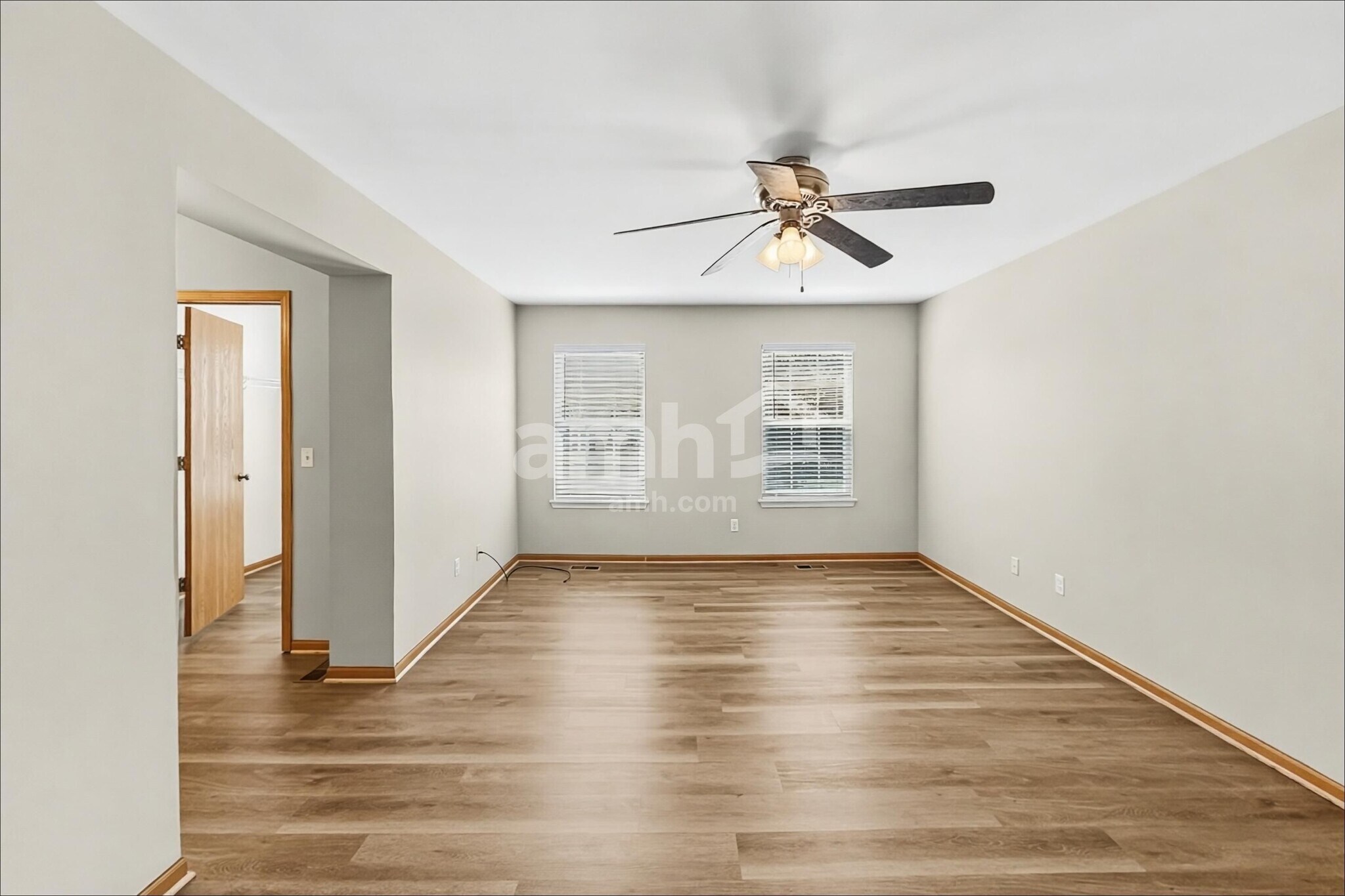 Building Photo - 14233 S Hillsdale Ct