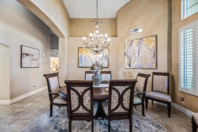 Building Photo - 1817 E Willow Tree Ct