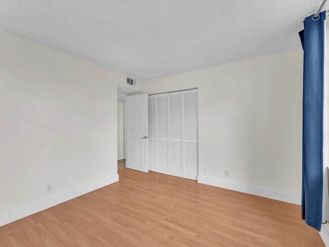 Building Photo - 6901 Environ Blvd