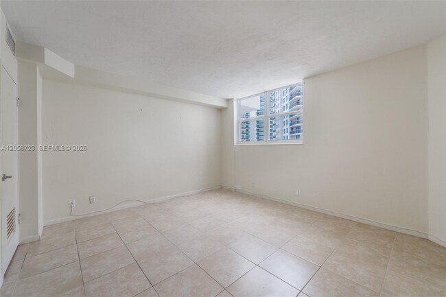 Building Photo - 3001 S Ocean Dr