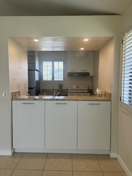 Building Photo - 112 Club Dr