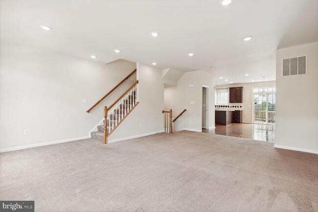 Building Photo - 24707 Kings Canyon Square