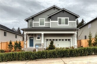 Building Photo - Beautiful Home Close to Everything 4BD