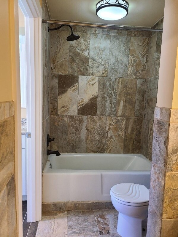 Building Photo - 28660 W Lake Dr