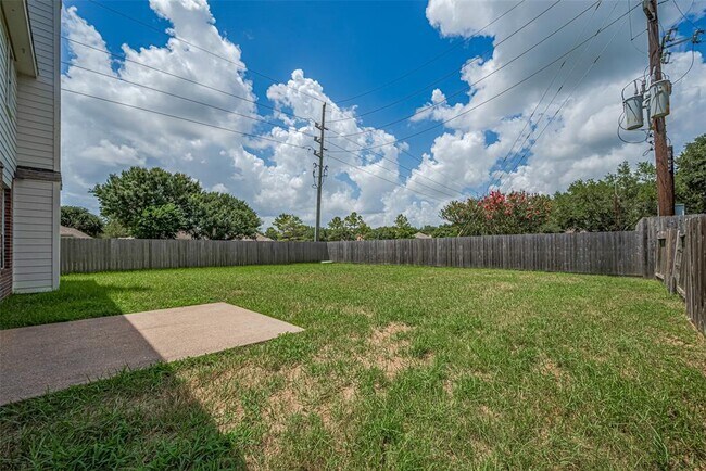 Building Photo - 5703 Saragosa Dr