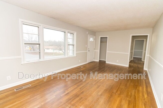 Building Photo - 4718 Hal Dr