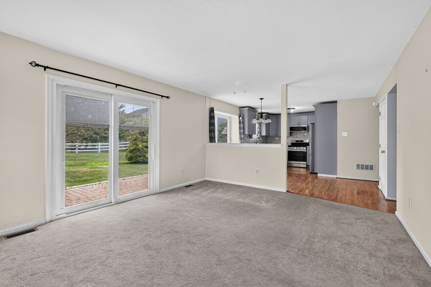 Building Photo - 402 Candlewood Way