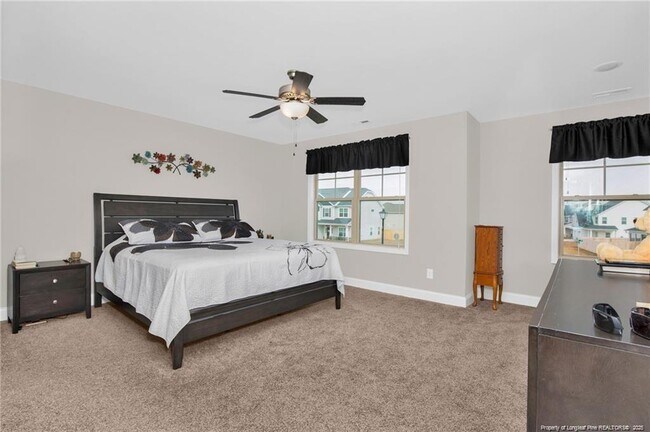 Building Photo - 5344 Debut Ave