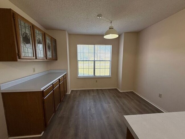 Building Photo - Gulf Breeze - Sandpiper Village - 3 bedroo...