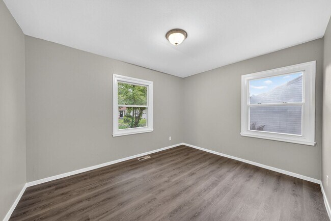 Building Photo - 416 Crawford Rd