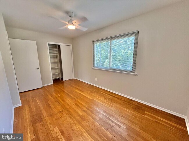 Building Photo - 7700 Glenister Dr