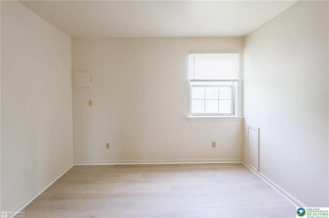 Building Photo - 1464 N Cedar Crest Blvd
