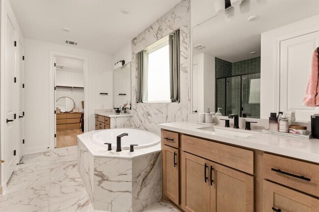 Building Photo - 2132 Cavara Cv