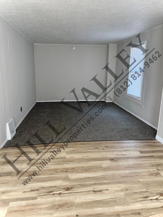 Building Photo - Three Bedroom Home - North