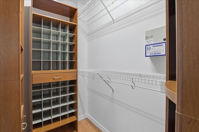 Building Photo - 525 Cullaro Ln