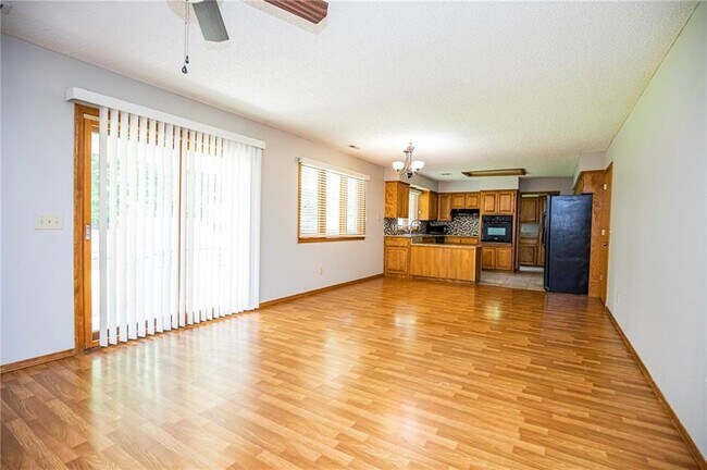 Building Photo - 301 SW C St