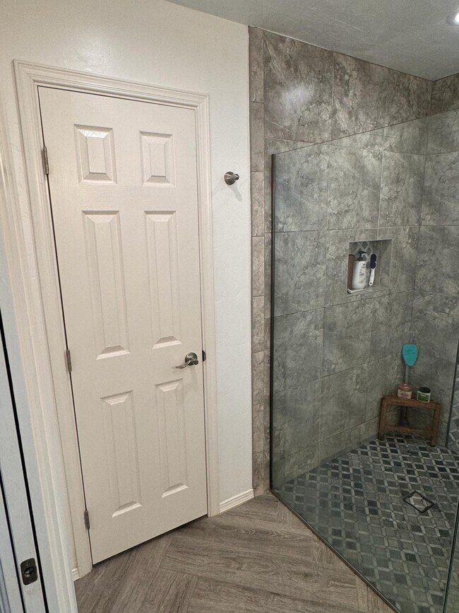 Building Photo - 732 Gold Beach Dr