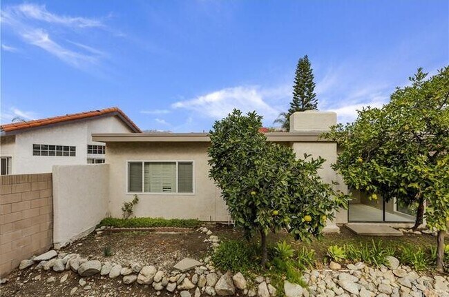 Building Photo - 1364 Orchard Cir