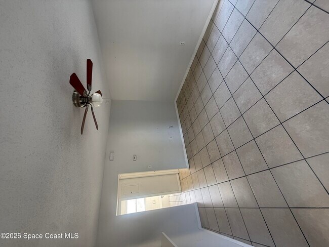 Building Photo - 1527 Schoolhouse St