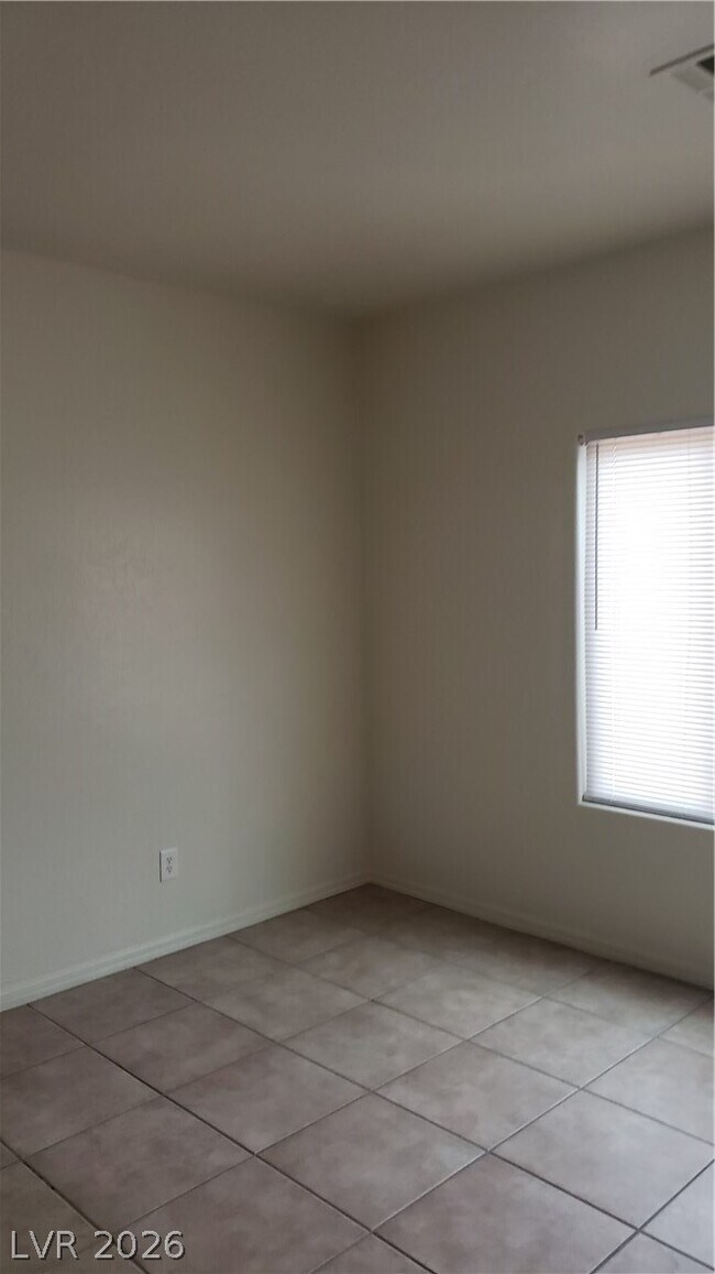 Building Photo - 5526 Moonlight Gdn St