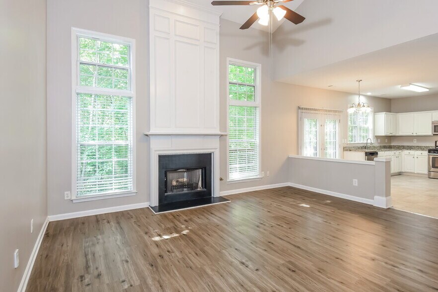 Building Photo - 3740 Ridgefair Dr