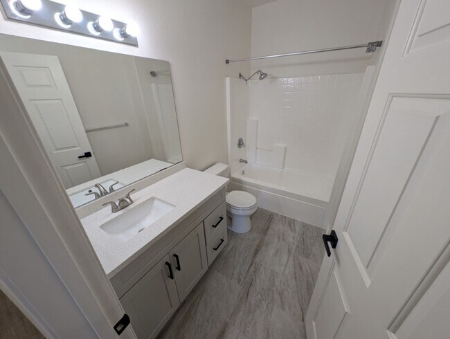 Building Photo - 10001 Crimson Palisades Pl