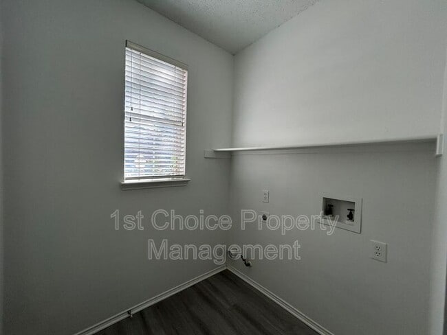 Building Photo - 4805 Misty Ridge Dr