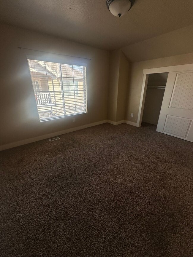 Building Photo - BEAUIFUL HOME!!!