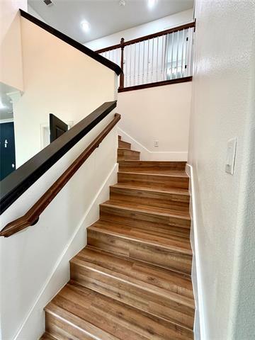 Building Photo - 8901 Silver Crk Rd