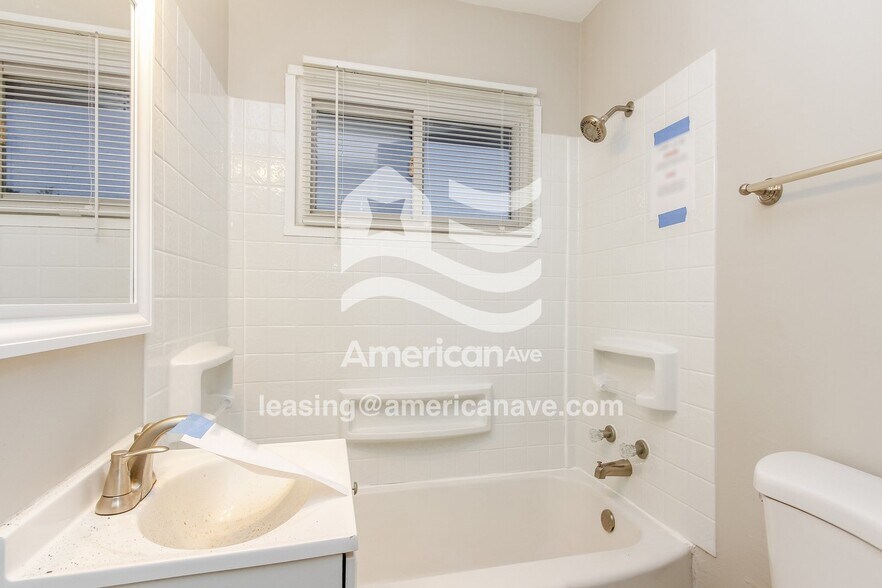 Building Photo - 4741 N Longworth Ave