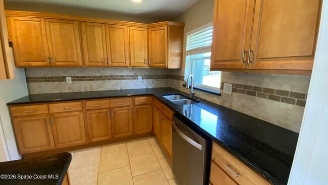 Building Photo - 2125 Emerald Ct