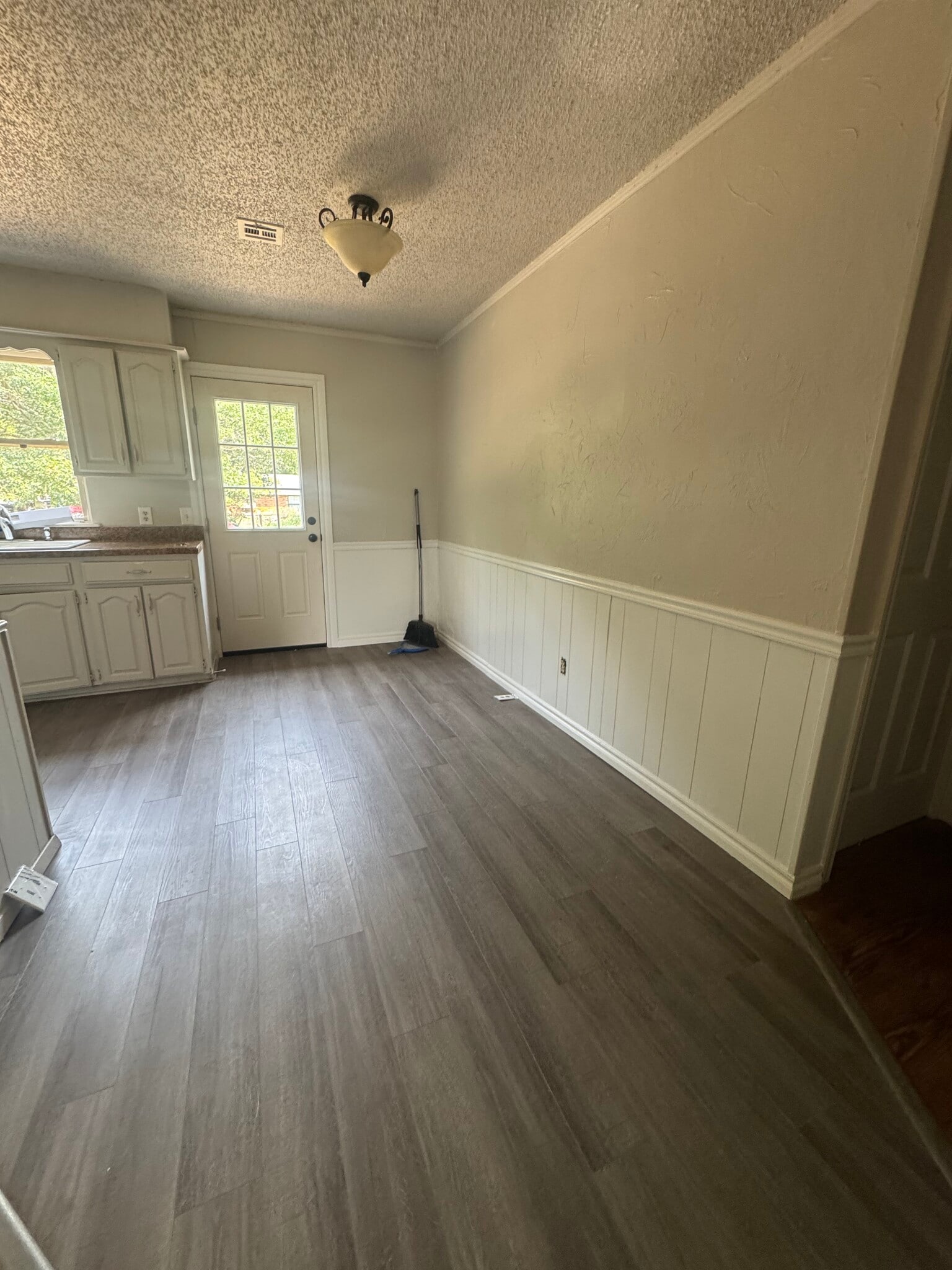 Building Photo - 4906 Vena Ln