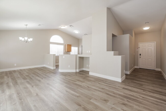 Building Photo - 805 Rio Poco Ct