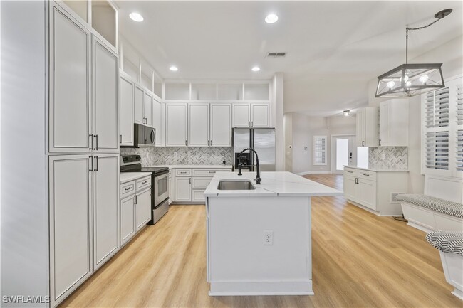 Building Photo - 9149 Spring Mountain Way
