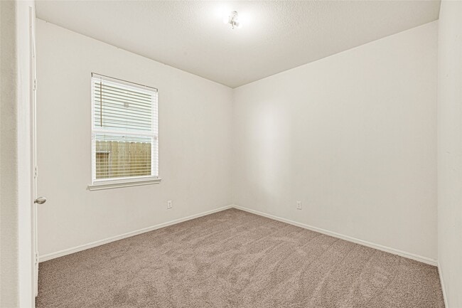 Building Photo - 10506 Pine Landing Dr