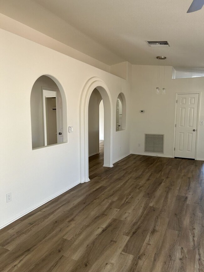 Building Photo - Unfurnished single story home in Villa Santa Rita Best Kept Secret.