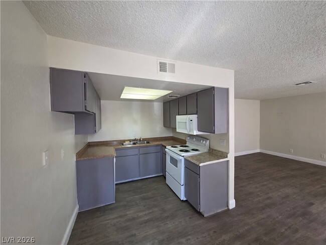 Building Photo - 4941 Newport Cove Dr