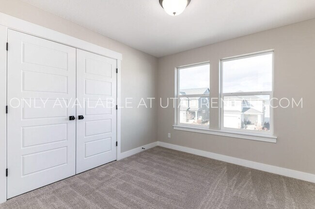 Building Photo - 3935 W 1700 N