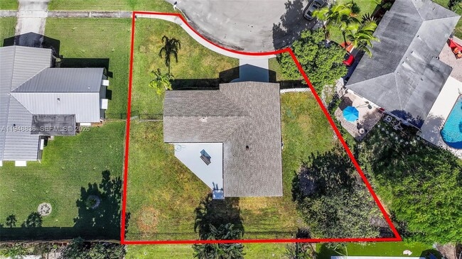 Building Photo - 1720 SW 13th St