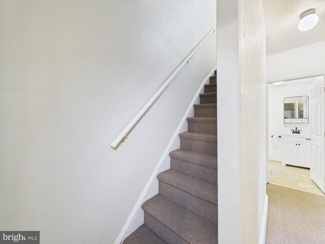 Building Photo - 1825 Carlton St