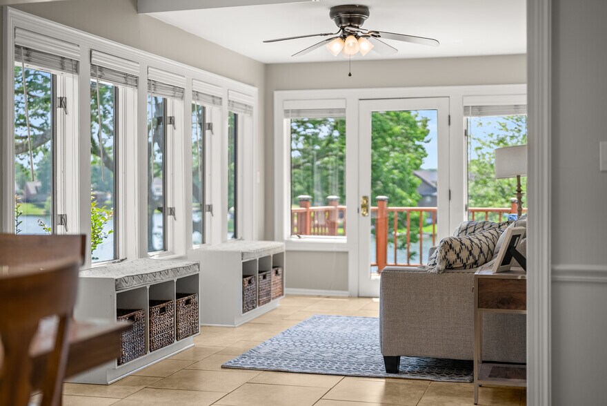 Building Photo - 9711 Pine Point Dr