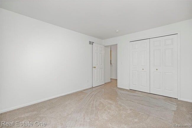 Building Photo - 23102 Alexa Dr