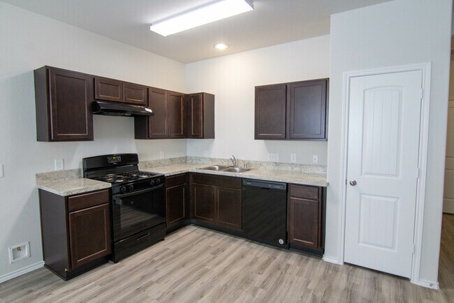 Building Photo - 18614 Queesborough Creek Rd