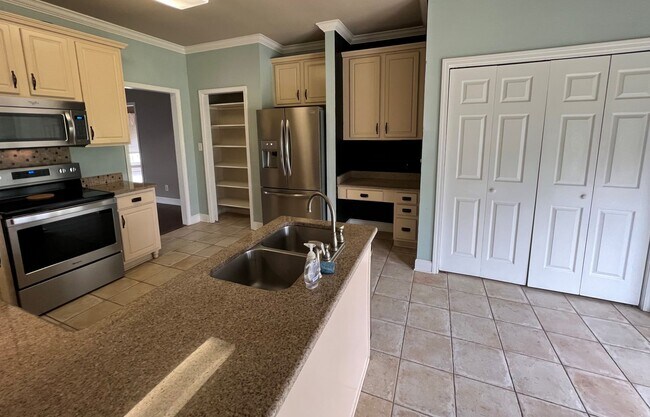 Building Photo - Home for rent in Prattville